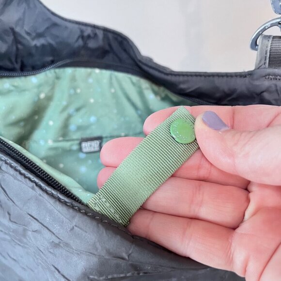 Pacsafe Crossbody Anti-Theft Bag With RFID Blocking Pocket & Secure Zipper - Picture 9 of 12